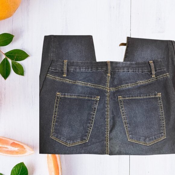 No Boundaries High Rise Raw Hem Cropped Straight Jeans - Picture 5 of 7